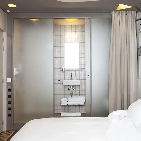 Destinationbcn - Universitat *