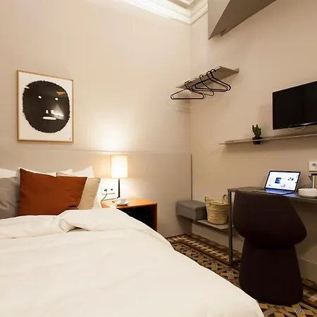 Destinationbcn - Universitat فندق